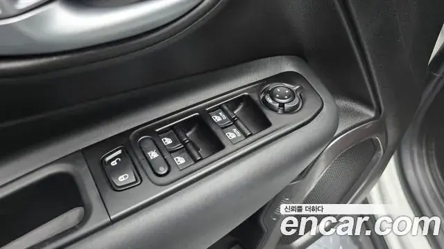 Jeep Renegade 2019 — Фото 16/20