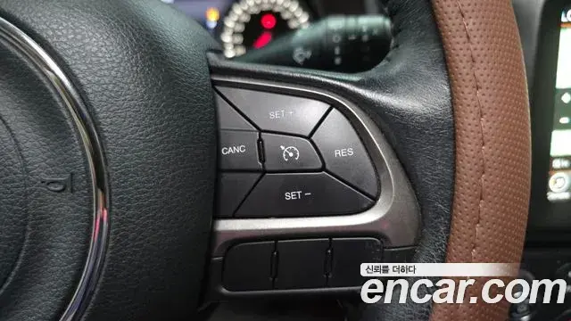 Jeep Renegade 2019 — Фото 17/20