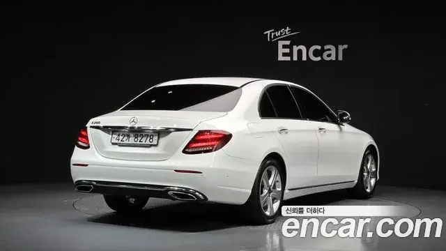 Mercedes-Benz E-Class 2018 — Фото 1/20