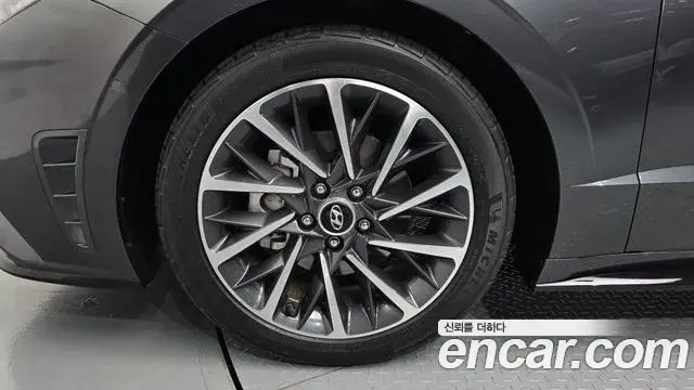 Hyundai Sonata 2019 — Фото 4/20