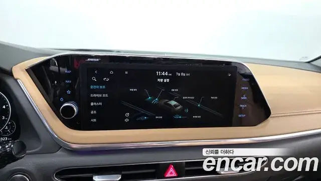 Hyundai Sonata Hybrid 2019 — Şəkil 27/33