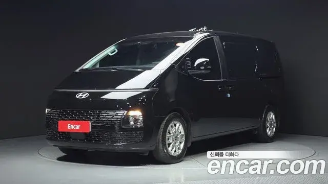 Hyundai Staria 2025 — Фото 1/20