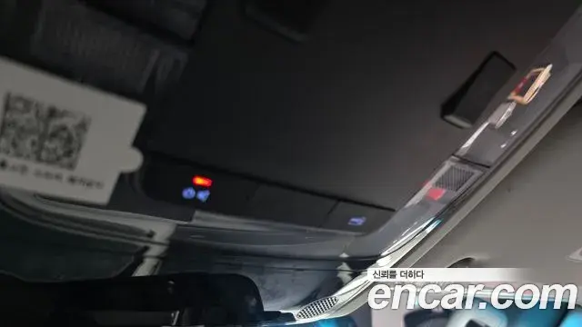Hyundai Staria 2025 — Photo 23/28
