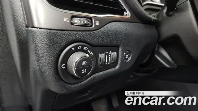 Jeep Cherokee 2022 — Şəkil 20/36
