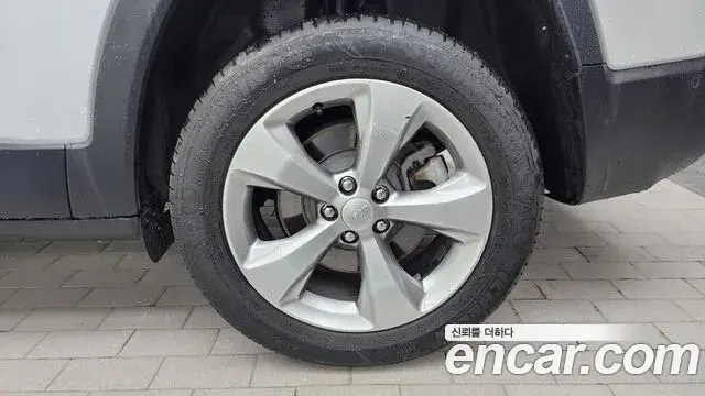 Jeep Cherokee 2022 — Şəkil 3/36