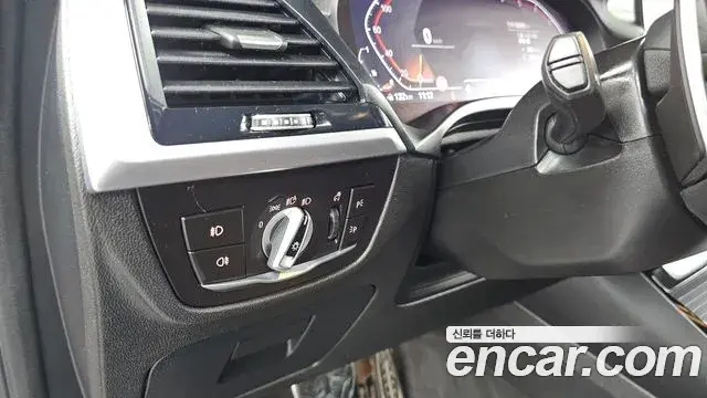 BMW X3 2021 — ფოტო 31/31