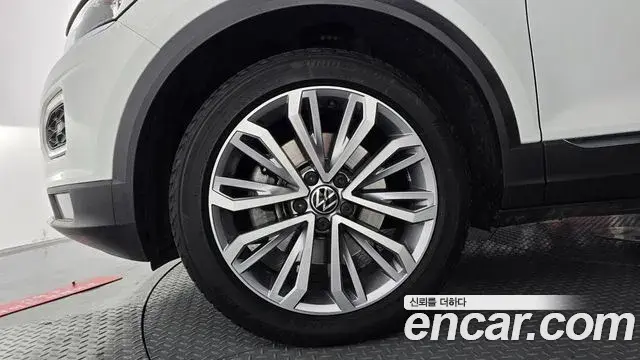 Volkswagen T-Roc 2021 — Şəkil 18/20