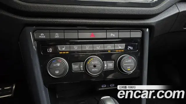Volkswagen T-Roc 2021 — Şəkil 13/20