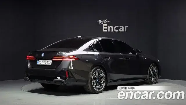 BMW 5 Series 2025 — ფოტო 30/34
