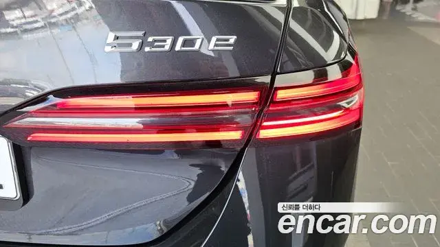 BMW 5 Series 2025 — ფოტო 23/34