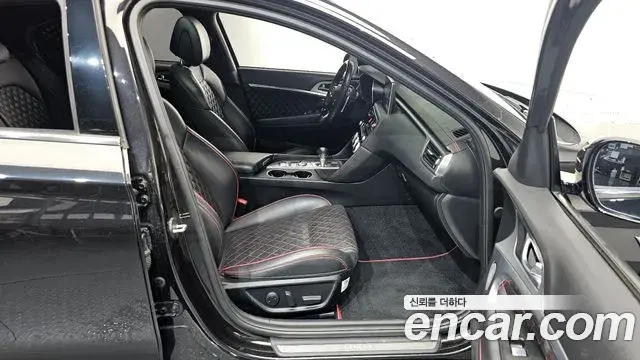 Genesis G70 2018 — ფოტო 11/37