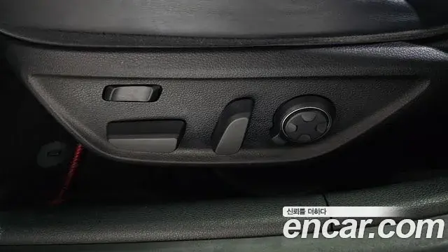 Genesis G70 2018 — ფოტო 25/37