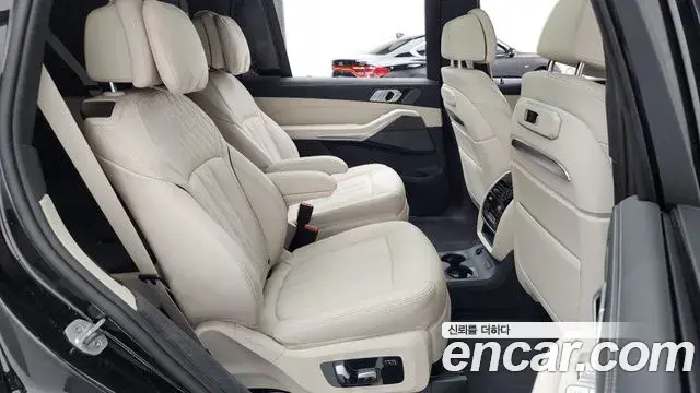 BMW X7 2025 — Photo 27/38
