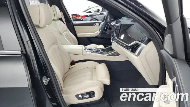 BMW X7 2025 — Photo 9/38