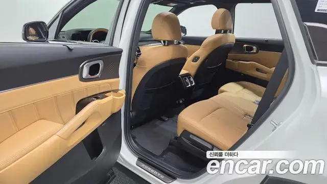 Kia Sorento 2023 — Şəkil 8/38