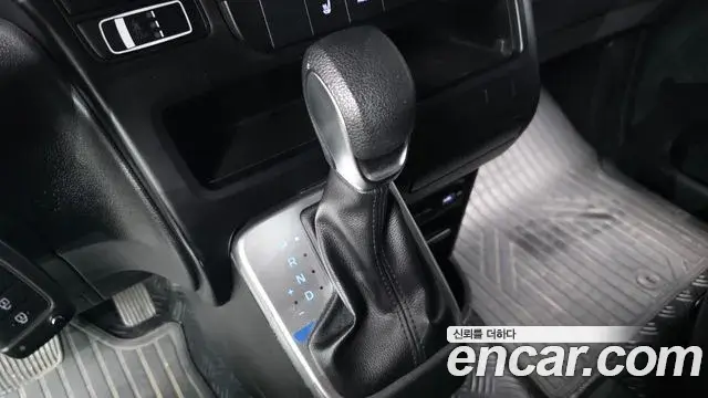 Hyundai Staria 2022 — Фото 9/20