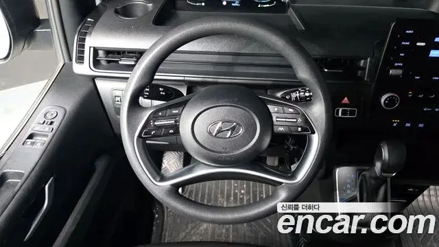 Hyundai Staria 2022 — Фото 15/20
