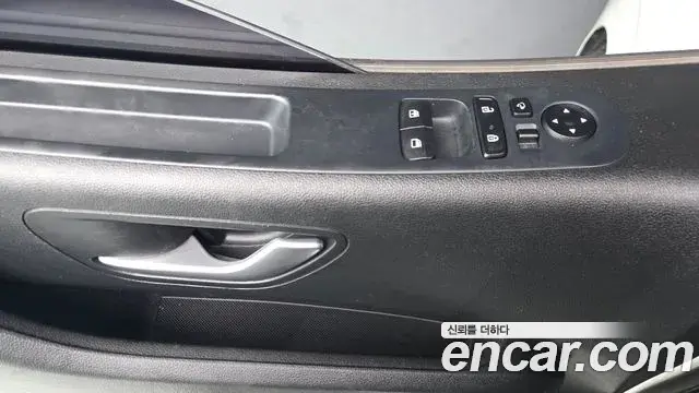 Hyundai Staria 2022 — Фото 18/20