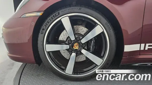 Porsche 911 2021 — Şəkil 11/31