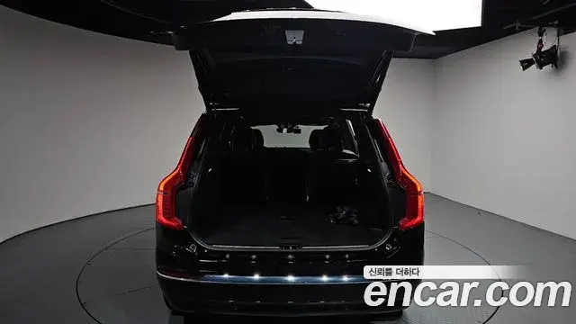 Volvo XC90 2024 — Photo 32/36