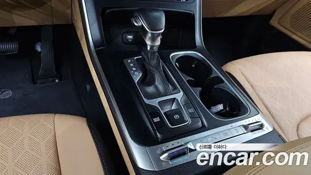 Kia Carnival 2021 — Photo 9/20