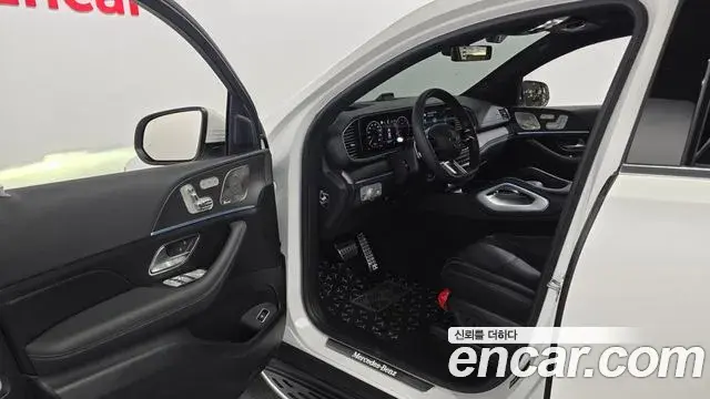 Mercedes-Benz GLE-Class 2025 — Фото 10/20