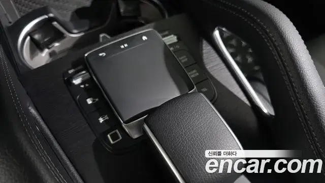 Mercedes-Benz GLE-Class 2025 — Фото 17/20
