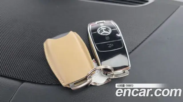 Mercedes-Benz GLE-Class 2025 — Фото 18/20