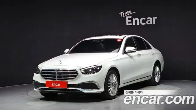 Mercedes-Benz E-Class 2023 — Фото 1/20