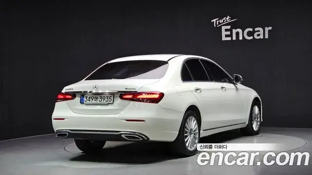 Mercedes-Benz E-Class 2023 — Фото 2/20