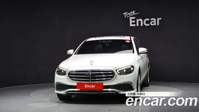 Mercedes-Benz E-Class 2023 — Фото 3/20