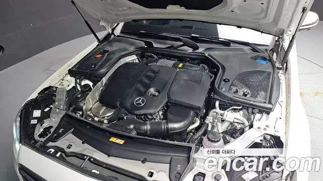 Mercedes-Benz E-Class 2023 — Фото 6/20