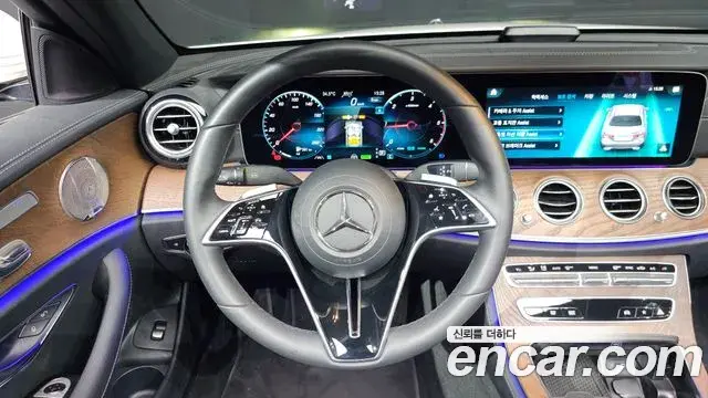 Mercedes-Benz E-Class 2023 — Фото 12/20