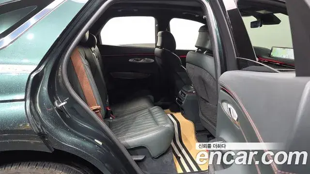 Genesis GV70 2021 — ფოტო 20/38