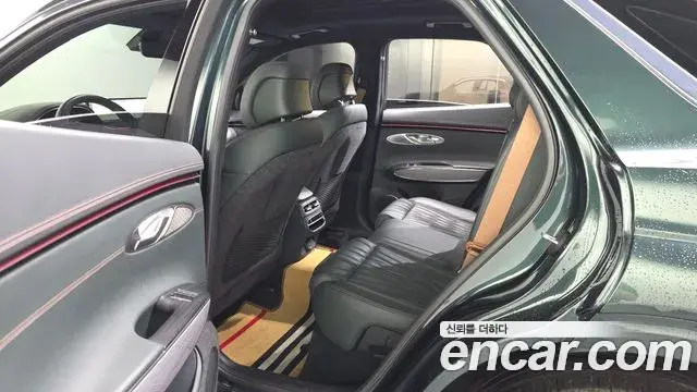 Genesis GV70 2021 — ფოტო 27/38