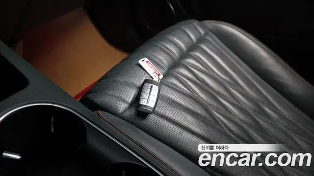 Genesis GV70 2021 — ფოტო 14/38