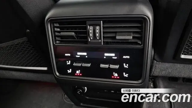 Porsche Cayenne 2023 — Фото 19/20