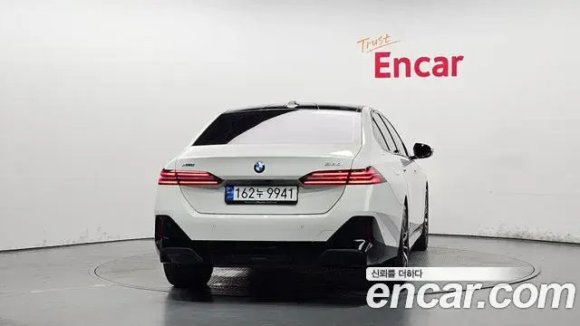 BMW 5 Series 2025 — ფოტო 15/34