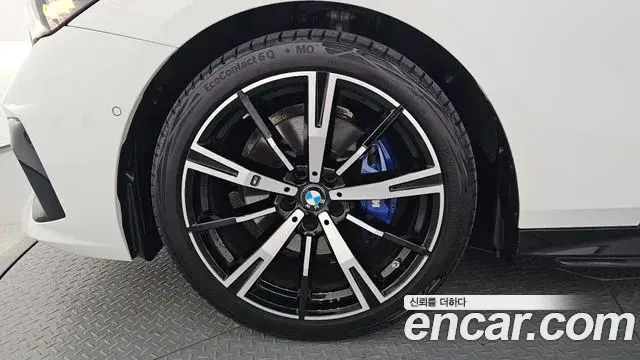 BMW 5 Series 2025 — ფოტო 8/34