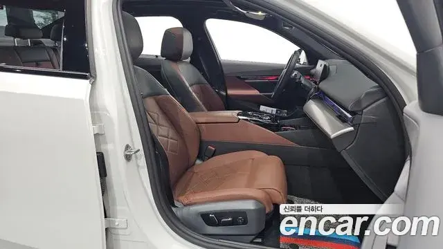 BMW 5 Series 2025 — ფოტო 5/34