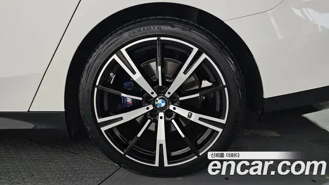 BMW 5 Series 2025 — ფოტო 11/34