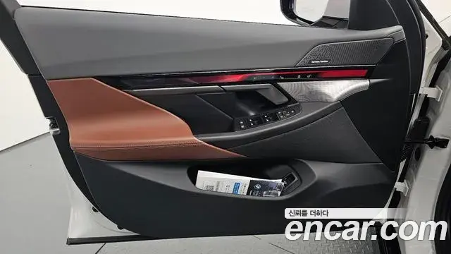 BMW 5 Series 2025 — ფოტო 20/34