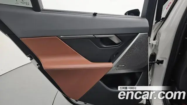 BMW 5 Series 2025 — ფოტო 18/34