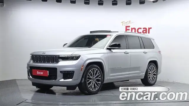 Jeep Grand Cherokee 2021 — Photo 16/20