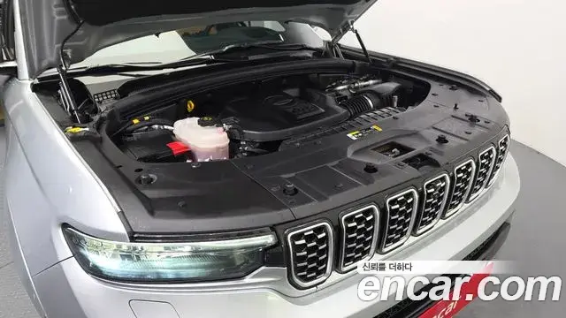 Jeep Grand Cherokee 2021 — Photo 2/20