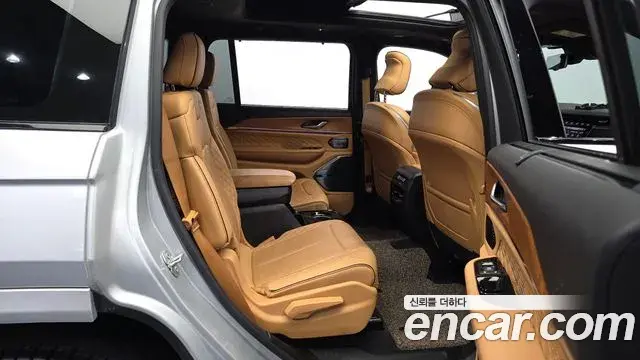 Jeep Grand Cherokee 2021 — Photo 13/20