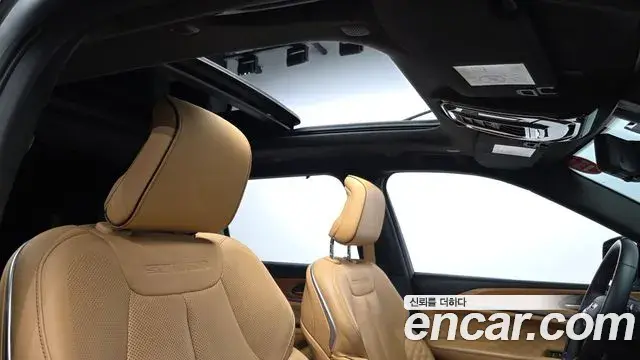 Jeep Grand Cherokee 2021 — Photo 17/20