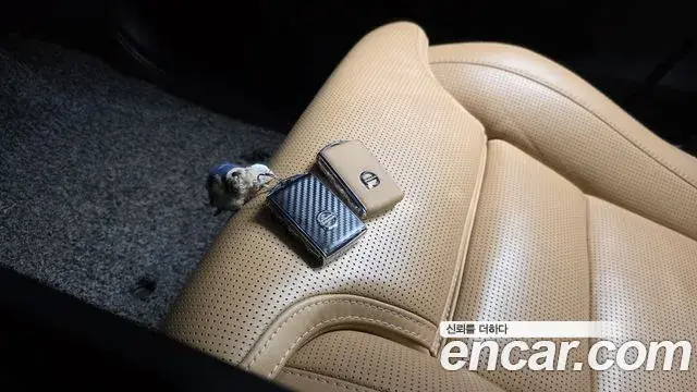 Volvo XC60 2019 — ფოტო 17/37