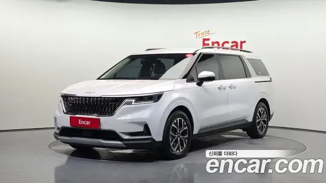 Kia Carnival 2022 — Фото 1/20