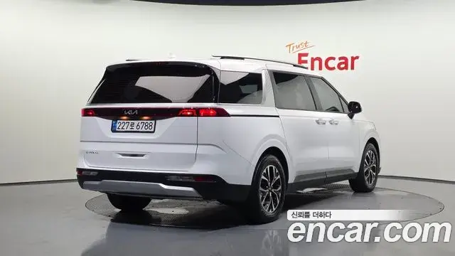 Kia Carnival 2022 — Фото 2/20